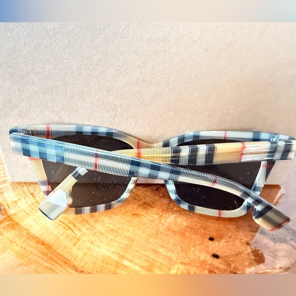 Burberry Checkered Sunglasses with Tan Case - Picture 3 of 4